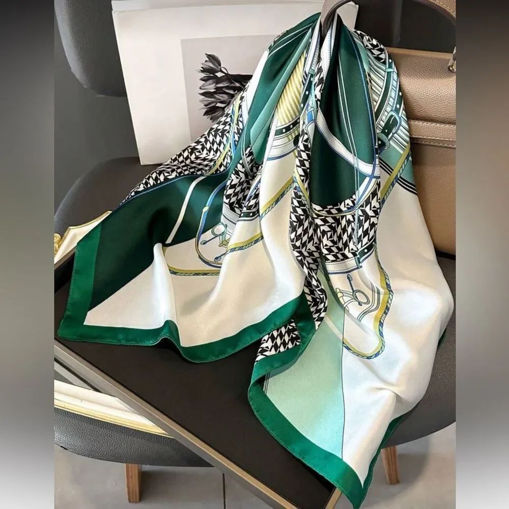 Green & Ivory Patterned Scarf A1569